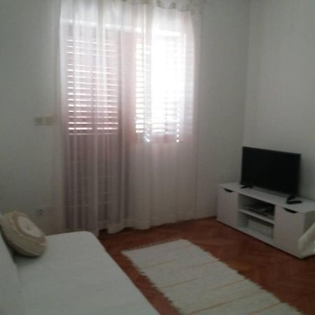 Apartment Groundfloor Jelsa  Dış mekan fotoğraf